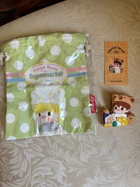 POP MART Sweet Bean Clip and pouch bundle New Open Box
